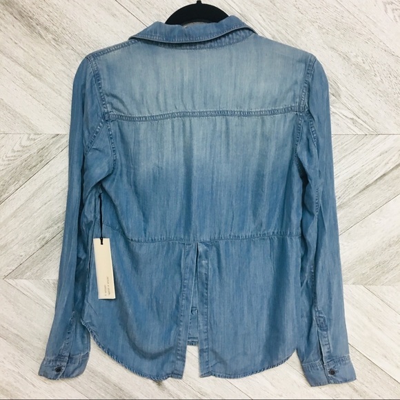 Forever 21 | Chmabray Button Down Split Back Shirt - Picture 4 of 6